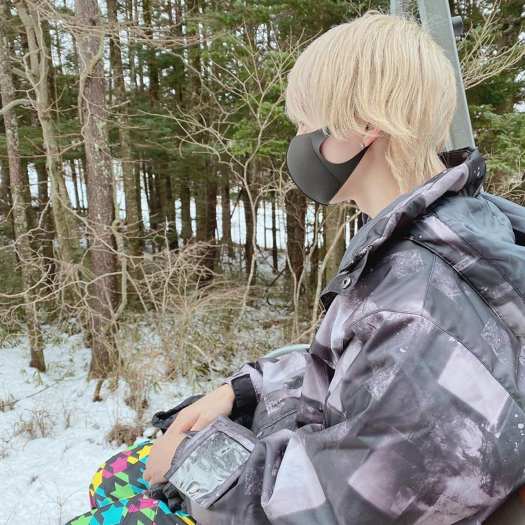 黒峰麗さんのインスタグラム写真 - (黒峰麗Instagram)「☃️❄️」1月27日 13時16分 - xxvxx_ze