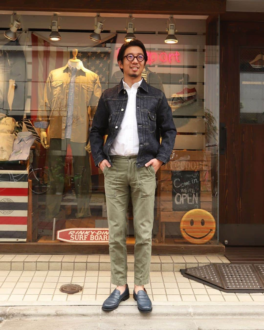 Freeport-ueno/上野さんのインスタグラム写真 - (Freeport-ueno/上野Instagram)「本日のSTYLE  季節の合間は定番品を揃える。 Gジャンあたりは夏意外は活躍してくれるので 実にオススメしたいライトアウターです。  #denimjacket#fobfactory #shirt#soutiencol #shoes#paraboot #ivystyle#trad#surf #Freeportueno#tokyo#上野セレクトショップ」1月27日 13時40分 - freeportueno