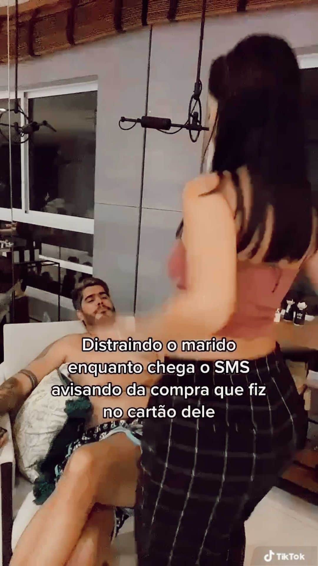 Gabriela Salesのインスタグラム：「Quem nunca 😂😂😂. Eu e quem?」