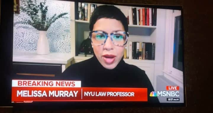 レスリー・ジョーンズのインスタグラム：「Those glasses gurl!! @profmmurray」