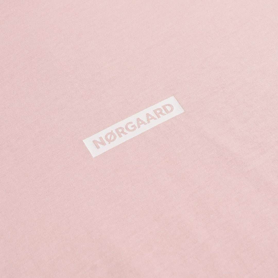 マッツノーガードのインスタグラム：「BOX LOGO TWIN TEE violet ice 〰️」