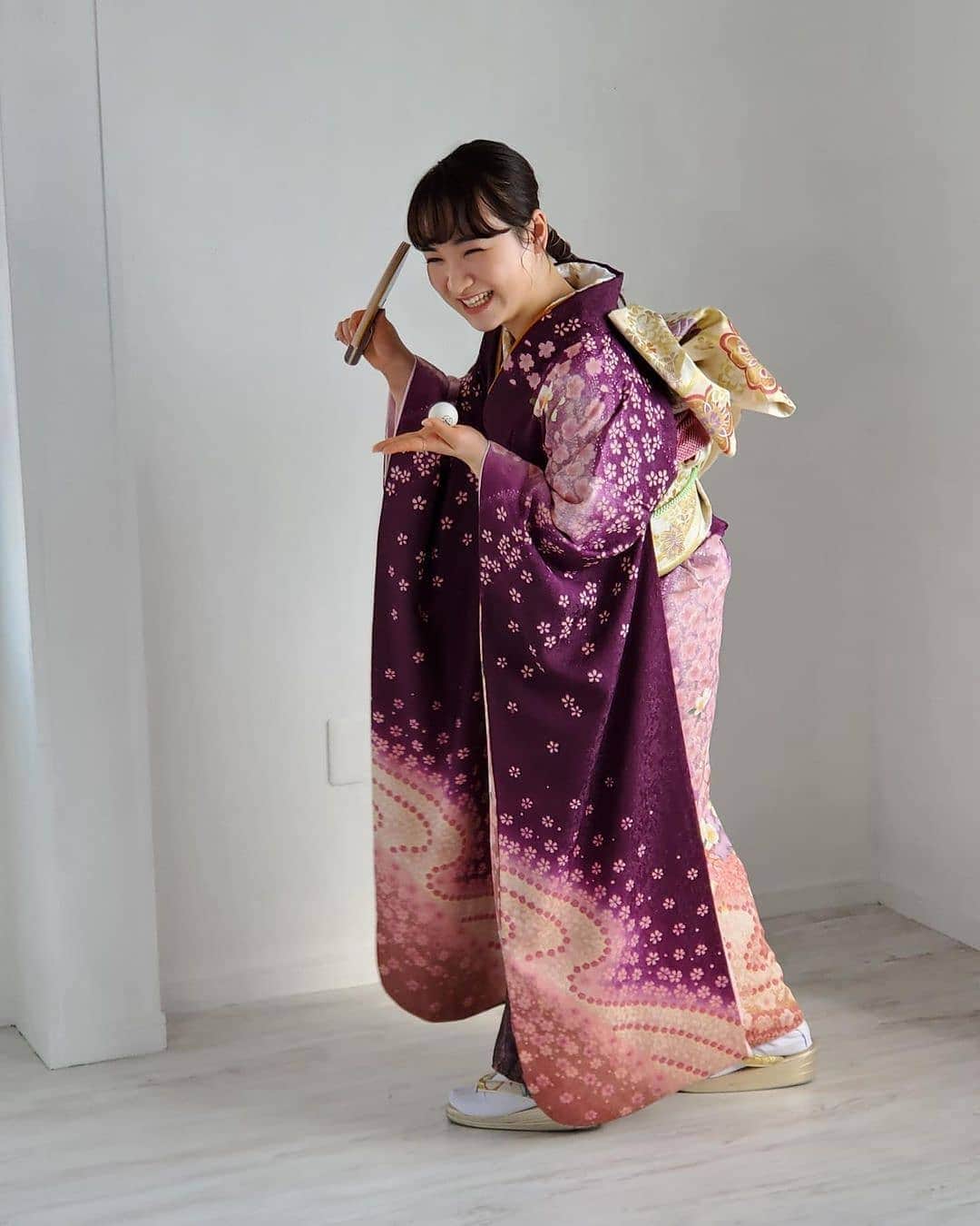 のインスタグラム：「Happy 20 🎉  What do u think of 🇯🇵 @mima_ito 👘🏓 photoshoot at her coming of age ceremony? 🤩🤩🤩  #TableTennis #PingPong #Tischtennis #Bordtennis #tenisdemesa #tennisdetable #乒乓球 #桌球 #卓球 #탁구  #настольныйтеннис」