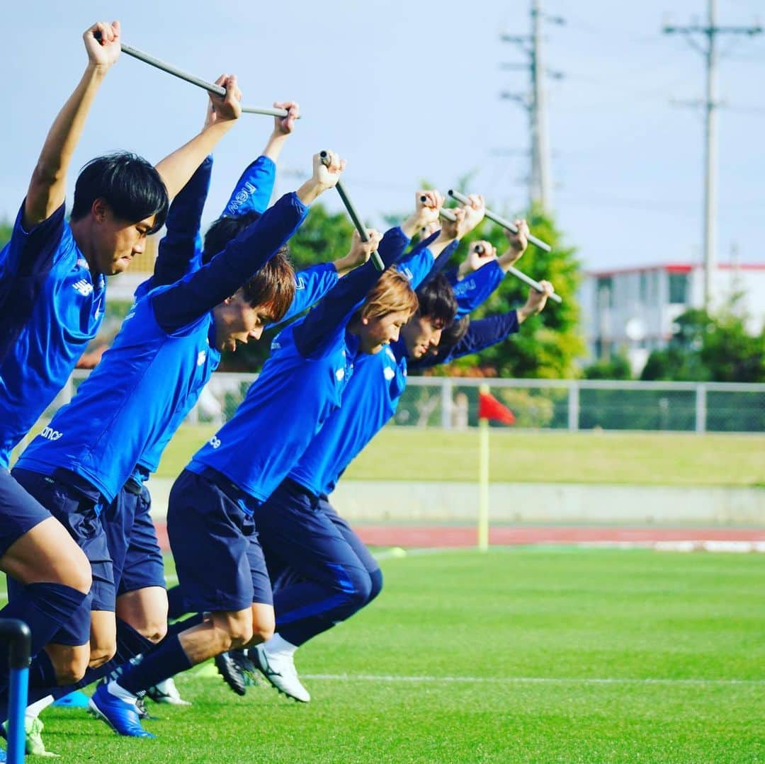 FC東京オフィシャルグッズさんのインスタグラム写真 - (FC東京オフィシャルグッズInstagram)「🔵🔴 #2021沖縄camp   #NBFootball の新しい練習着を身につけ、沖縄キャンプがスタートしました!!!!!🔵🔴  @fctokyoofficial  #FC東京 #fctokyo #newbalance # NB #tokyo #沖縄 #沖縄キャンプ #キャンプ #camp」1月27日 14時22分 - fctokyoofficial