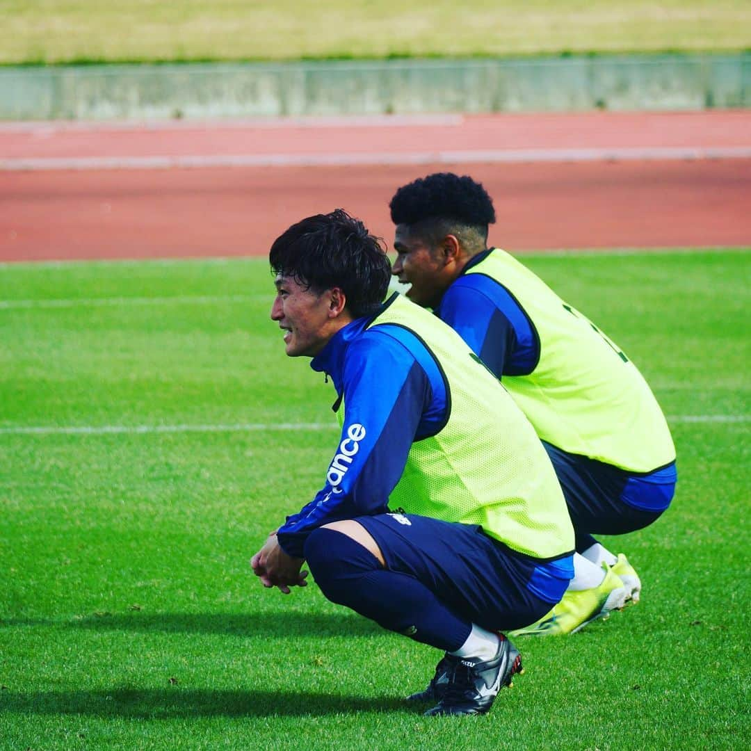 FC東京オフィシャルグッズさんのインスタグラム写真 - (FC東京オフィシャルグッズInstagram)「🔵🔴 #2021沖縄camp   #NBFootball の新しい練習着を身につけ、沖縄キャンプがスタートしました!!!!!🔵🔴  @fctokyoofficial  #FC東京 #fctokyo #newbalance # NB #tokyo #沖縄 #沖縄キャンプ #キャンプ #camp」1月27日 14時22分 - fctokyoofficial