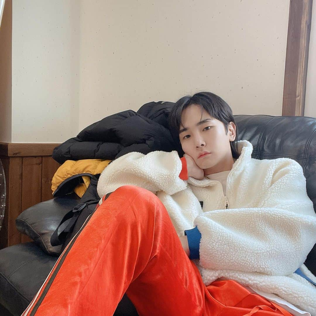 キー さんのインスタグラム写真 - (キー Instagram)「할로 할로 하알로~~」1月27日 14時27分 - bumkeyk