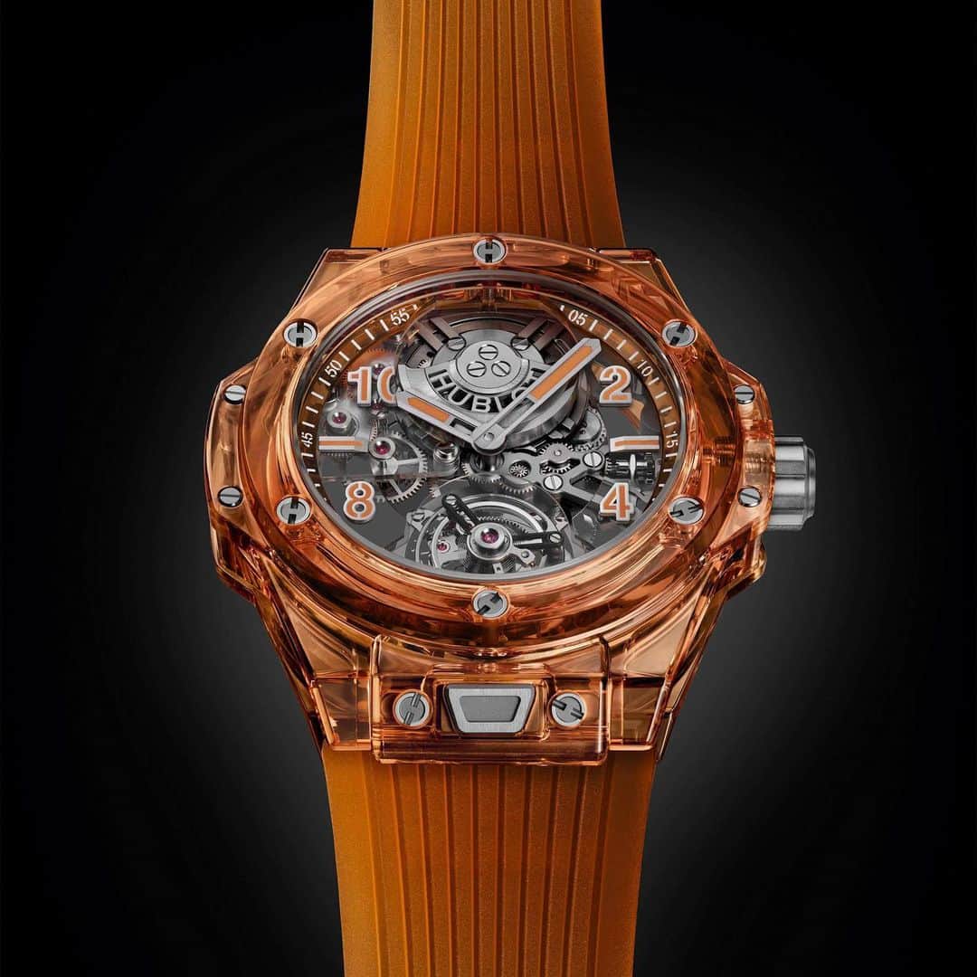 HYPEBEASTさんのインスタグラム写真 - (HYPEBEASTInstagram)「@hypebeaststyle: @hublot’s new Big Bang Automatic Tourbillon Orange Sapphire is the first to feature an orange-hued sapphire crystal. Equipped with a 45mm transparent case, the watch also marks the debut of an entirely new movement from the brand, an automatic 60-second tourbillon which uses three sapphire crystal bridges to create a largely transparent movement and a 22kt gold micro rotor winding mechanism. Learn more about it via the link in our bio. Just 50 pieces will be produced, with each one going for $169,000 USD.⁠⠀ Photo: Hublot」1月27日 14時38分 - hypebeast