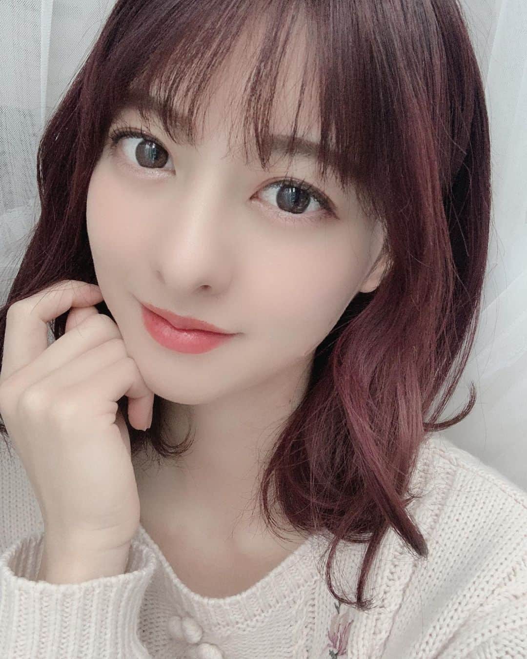 羽島みきのインスタグラム：「💗🤎 新作のピンクカラーなんだって🥴！  かわいいｯ💕」