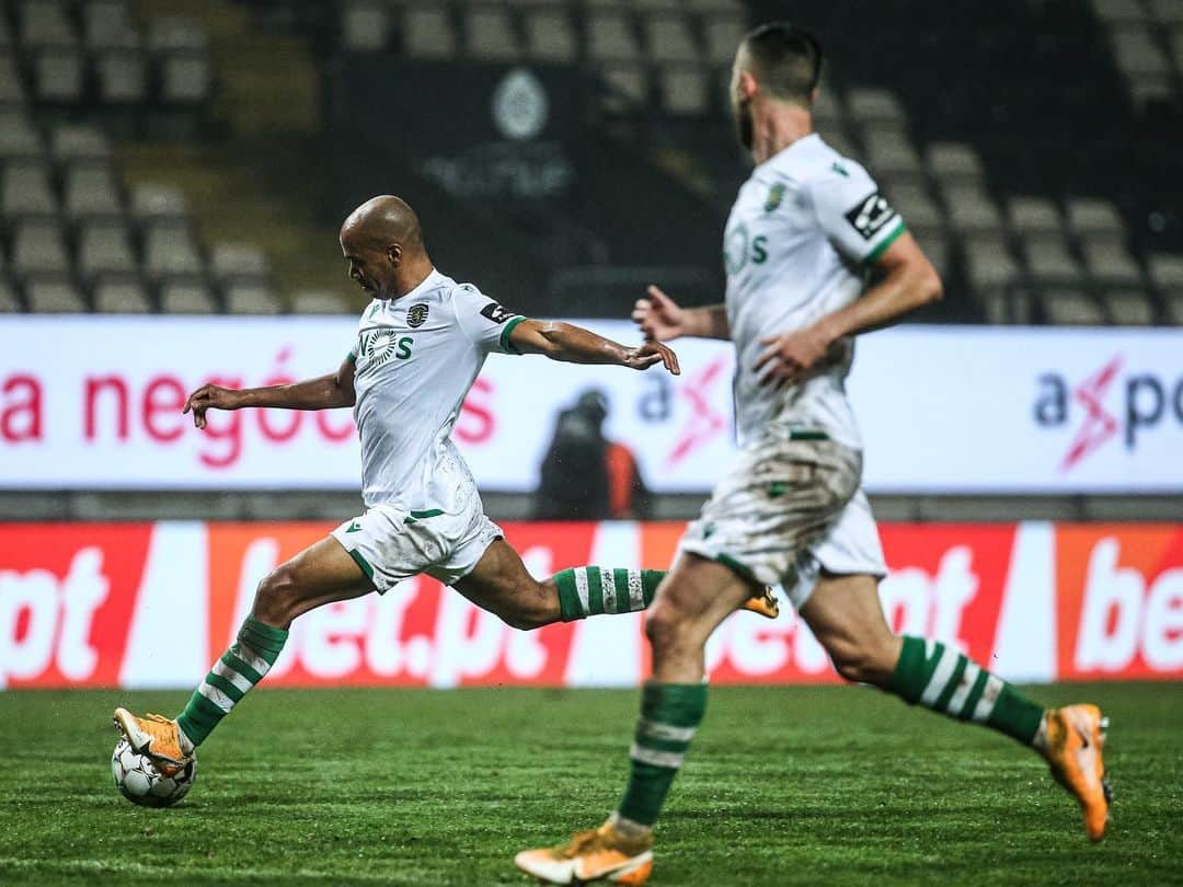ジョアン・マリオのインスタグラム：「Mais uma grande vitória! 💪🏾 3 pontos importantes antes do derby 🔥🔥」