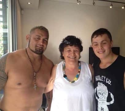 のインスタグラム：「Much love ❤️ big fulla u have been one of the very few in my life who have made me feel I am worthy u are a beautiful soul many years have passed since we parted ways but I will always have love ❤️ and respect ✊ for u for helping me   alu ma le Atua lalelei agaga o le a ou auai ia te oe i le isi itu」