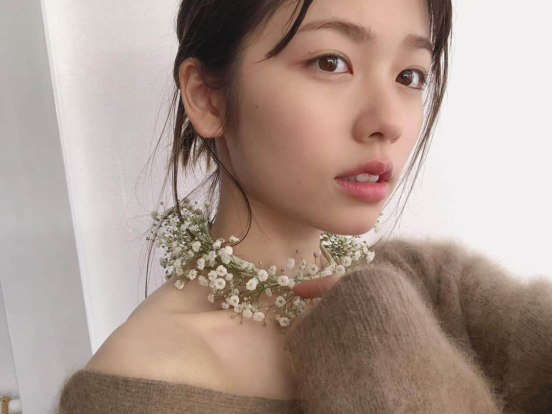 小芝風花さんのインスタグラム写真 - (小芝風花Instagram)「お知らせです📢 本日、1月27日（木）発売の 「anan」「週刊TVガイド」に掲載して頂いております☺︎ ぜひお手に取ってください(｡・・｡) #anan #週刊tvガイド  #写真は現在発売中の #friday のものです」1月27日 15時37分 - fuka_koshiba_official