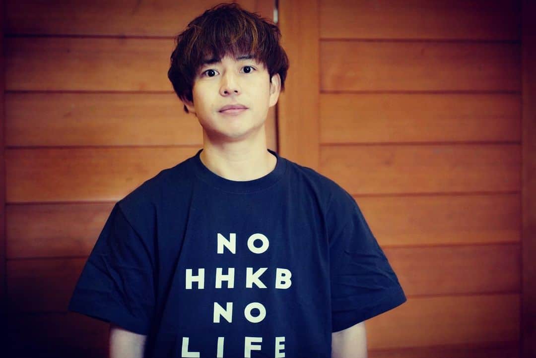 石田太志のインスタグラム：「I’ve got HHKB T-shirt. NO HHKB NO LIFE. ･ #footbag #taishiishida #freestyle #soccer #follow #worldchampion #performance #performer #instagramer #hackysack #hhkb #happyhackingkeyboard #keyboard #tshirt」