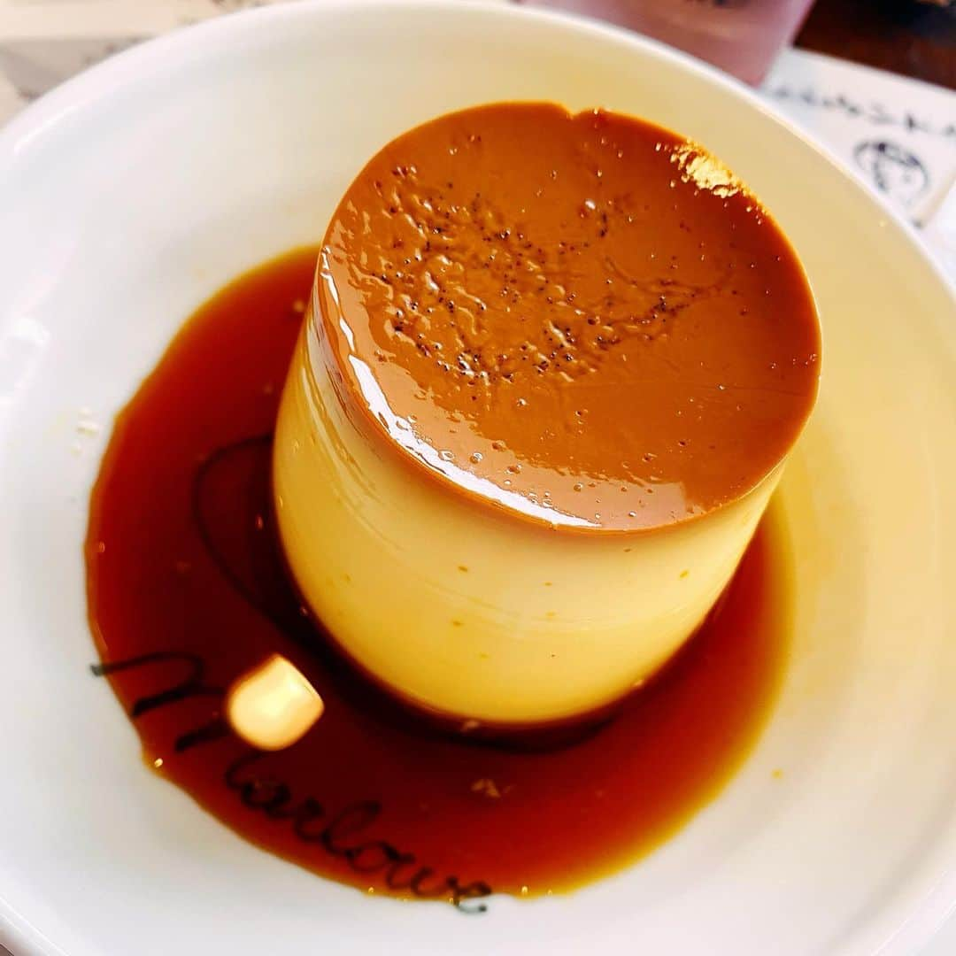 五月千和加さんのインスタグラム写真 - (五月千和加Instagram)「. 葉山でランチ🍽 @marlowe_akiya   素敵な海を眺めながら絶品のプリン🍮✨✨  お料理も勿論美味でした。 葉山はワンちゃん連れOKなお店も多くあるのでいいですね🐶 今回はメロとシェリーはお留守番でした😌🐶🐶💖  #葉山　#葉山ランチ　#葉山レストラン　#marlowe #プリン　#絶品プリン　#海辺でランチ　#海岸　#海　#shore #sea #ocean #pudding #dessert #sweets #デザート　#スイーツ　#blond #マタニティファッション　#maternity #maternitylife #maternitywear #maternityfashion #マタニティライフ　#マタニティ　#妊婦　#妊婦コーデ #妊婦ファッション #妊娠中期 #妊娠6ヶ月」1月27日 15時59分 - satsuki_senwaka