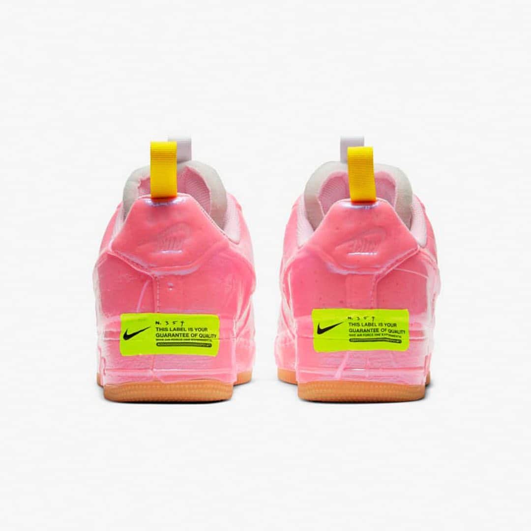HYPEBEASTさんのインスタグラム写真 - (HYPEBEASTInstagram)「@hypebeastkicks: @nike‘s N. 354 sub-label has unveiled an Air Force 1 Experimental that features a shrink wrap-like material that covers the entirety of the upper and midsole. Dressing in “Racer Pink,” the material in some places has been intentionally creased to stay consistent with the imperfect nature of shrink wrapping, while a bright neon “sticker” on the heel, exposed foam tongues in gray, and white and yellow laces in a pink-adorned toggle system rounds out the look. It’s set to release on Nike SNKRS Japan come February 5 for approximately $148 USD.⁠⠀ Photo: Nike」1月27日 16時07分 - hypebeast