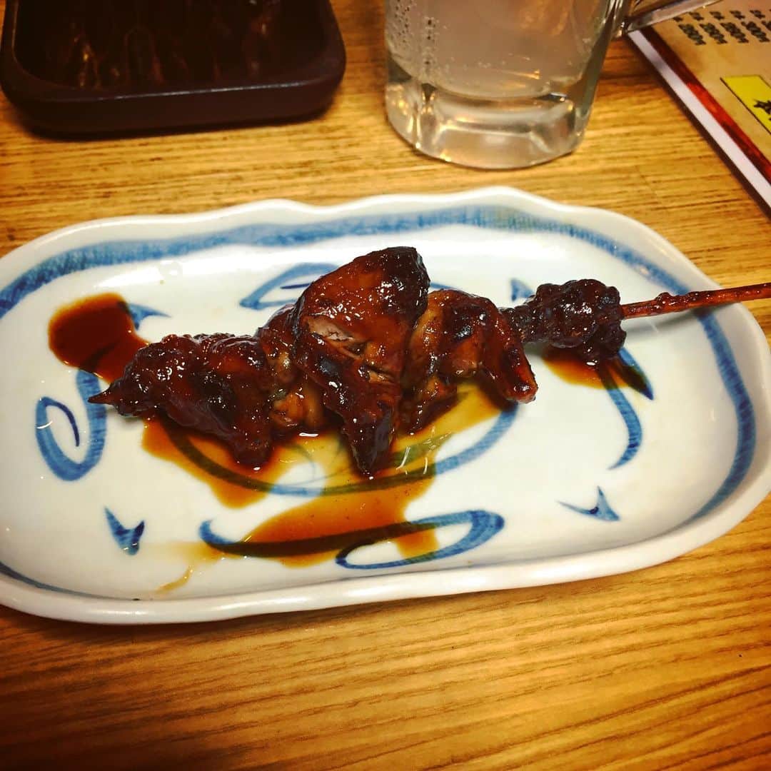 大岡源一郎のインスタグラム：「いつぞやのお食事。 . #平和島 #卜伝 #うなぎ串 #日進亭 #サンマーメン #海老玉 ⇦うまかった！ #甘酢最高 #gennoziうまいもん紀行」