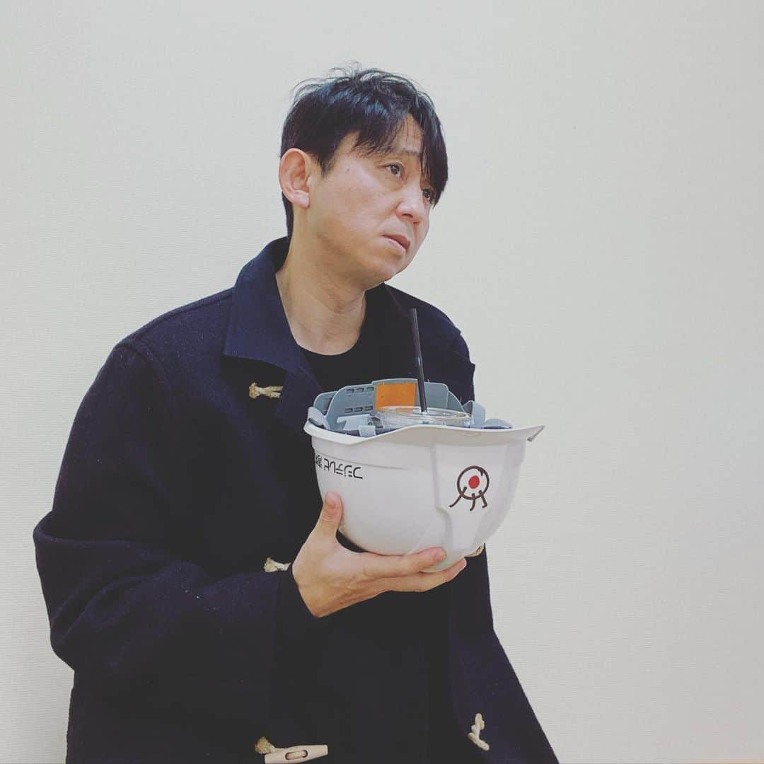 有吉弘行さんのインスタグラム写真 - (有吉弘行Instagram)「月刊ヘルメット２月号は 特集『飲めるヘルメット』 ⚫︎決定！好きなヘル嫌いなヘル！ ⚫︎大人気連載『ヘルちゃん』 ⚫︎巻頭グラビアは佐藤珠緒 ⚫︎応募者全員プレゼント『柔らかヘル』  #月ヘル」1月27日 16時19分 - ariyoshihiroiki