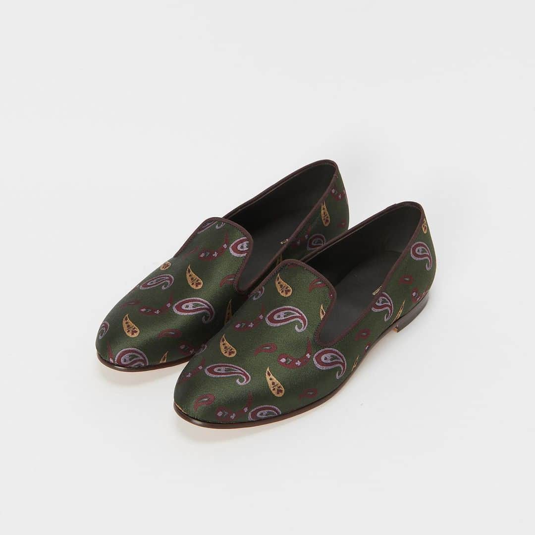 エンダースキーマのインスタグラム：「2021ws(winter/spring) will be at stores from the 6th of Feb﻿ *flagship stores @sukima_shop and retailers in Japan﻿ *abroad mid Mar﻿ ﻿ model: roompumps﻿ color: paisley, flower, eyeball﻿ ﻿ #henderscheme #2021ws」