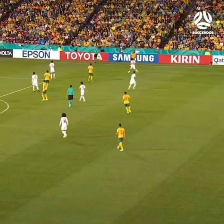 ジェイソン・デイビッドソンのインスタグラム：「🗓OnThisDay in 2015. Scored my first International Goal for @socceroos in the AFC Asian Cup Semi Final against UAE ⚽️🇦🇺」