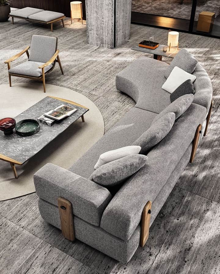 Minotti Londonさんのインスタグラム写真 - (Minotti LondonInstagram)「The Florida sofa was carefully designed to meet the need of enjoying smaller, more intimate spaces, as well as convivial spaces in outdoor environments.   Tap the link in our bio to see how the Florida sofa creates a tranquil ambiance for your space  #interiordesign #minotti #minottilondon #homedecor #interiorstyling #residentialinteriors #furniture #homeinterior」1月27日 17時00分 - minottilondon