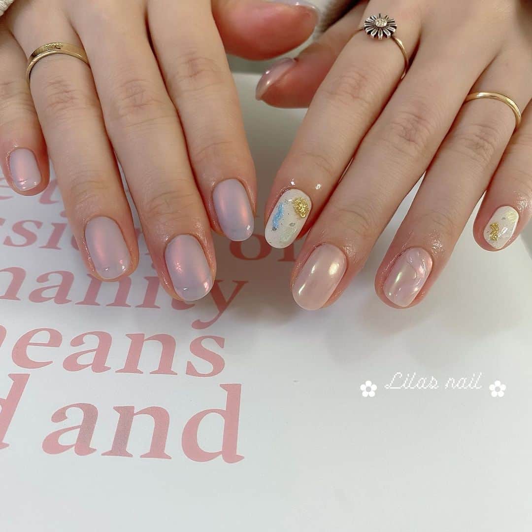 makoのインスタグラム：「* いつもありがとうございます♡ かわぁ☺️ #girlynail #ガーリーネイル #ミラーネイル #glitternail #젤네일 #젤네일아트 #젤네일전문 #フレンチガーリー  #ギンガムチェック #北欧ネイル #オーダーチップ #ブライダルネイル #ワイヤーネイル  #セルフネイル #스누피네일아트 #左右非対称ネイル #ちょうちょネイル #uniqlou #ヴィンテージネイル #水滴ネイル #オーロラネイル #フレンチネイル #冬ネイル #マットネイル #韓国ネイル」