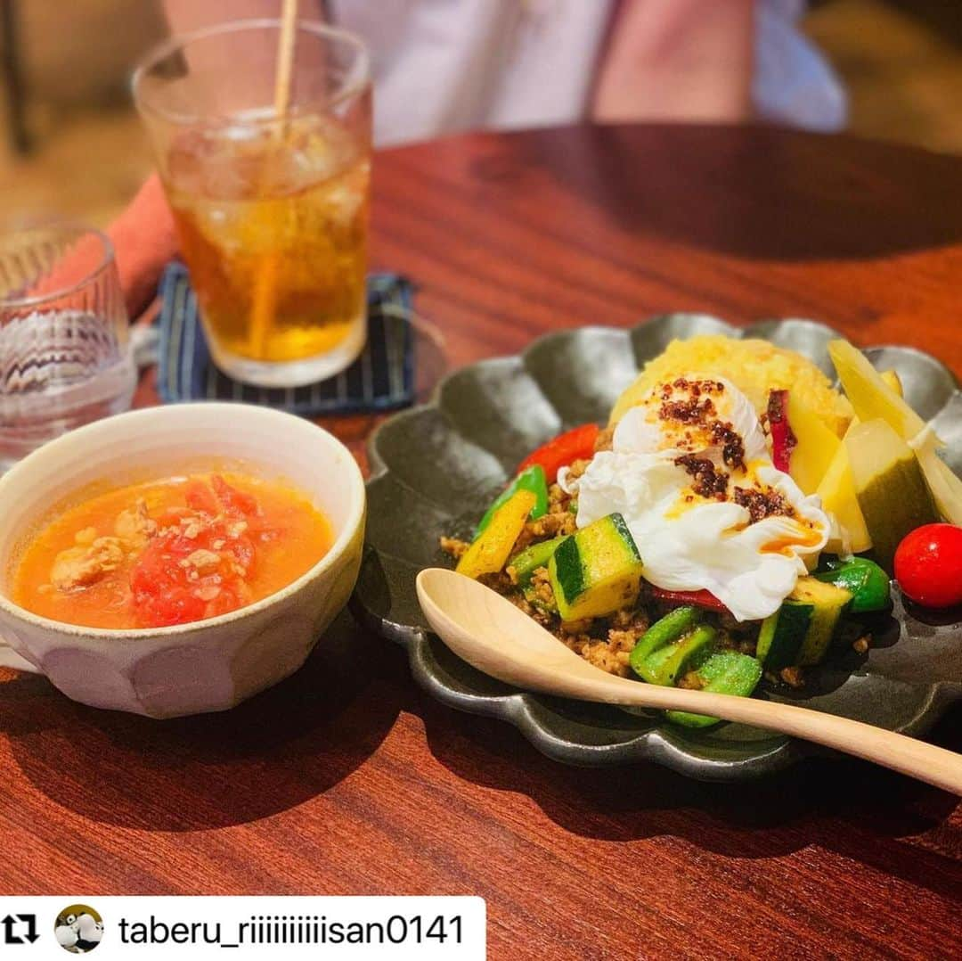 EST osaka-umedaさんのインスタグラム写真 - (EST osaka-umedaInstagram)「【#蜜香屋BATATAS】 @taberu_riiiiiiiiiisan0141様 素敵なお写真ありがとうございます♪ ・ 「EST」公式アカウントでは、梅田エストでの素敵なグルメ投稿を #repost にてご紹介中！ EST FOODHALLやレストランでお食事の際は、ぜひ「#estfoodhall」「#エストフードホール」「#梅田est」を付けて投稿してくださいね！ みなさんでエストグルメをシェアしましょう♪ ・ #エスト #梅田エスト #umedaest #梅田 #umeda #大阪 #osaka #오사카 #大阪グルメ #梅田グルメ #食べスタグラム #蜜香屋 #mikkouyabatatas」1月27日 17時26分 - est_umeda