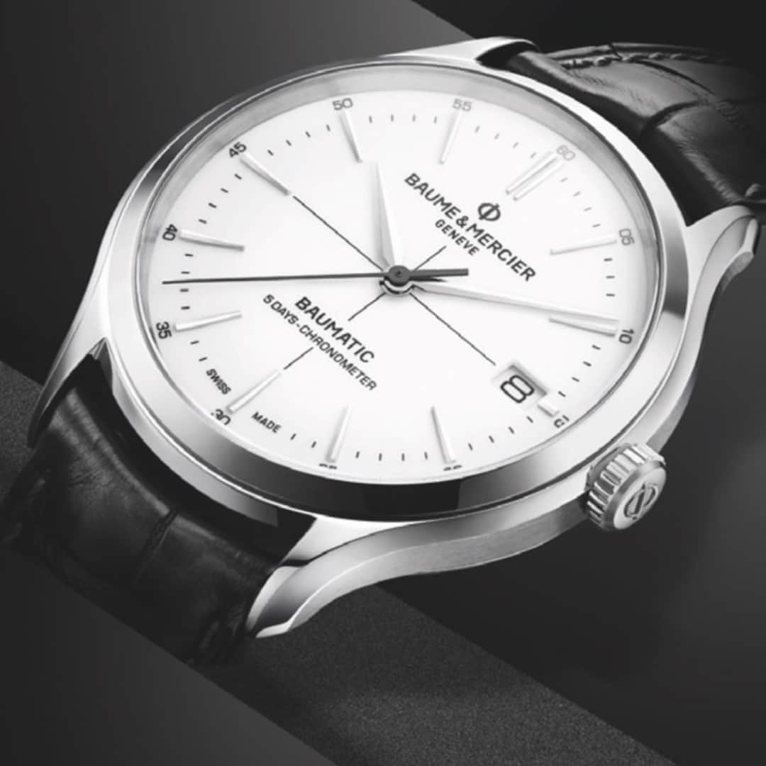 ボーンメルシーのインスタグラム：「A modern professional's best companion.  -- Clifton Baumatic 10518  Automatic, 40mm, 5-Day Power Reserve , Black Alligator Strap -- #BaumeEtMercier⁣ #CliftonBaumatic⁣ #Watches⁣ #WatchesDesigner⁣ #SwissMade⁣ #Watchmaking #Innovation #Design #Materials」