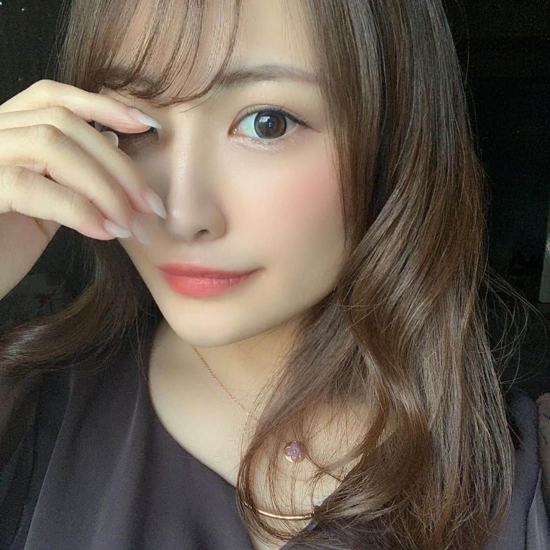 餃子のりさちゃんのインスタグラム：「今日のお肌も #プリマヴィスタ　の下地で作ったよ🐱♥️ 日焼け止め代わりとしても使ってる☀ お家の中にいても紫外線は入ってくるので🥲🥲🥲  あと最近は運動もせずに 家でゴロゴロしてるだけで ぶくぶく太り防止に @beautygirls_byharu の シークレットゼロカット飲んでるよ💊  体脂肪を減らして スムーズな排便を手伝ってくれるダイエットサプリメント🗽🤍」