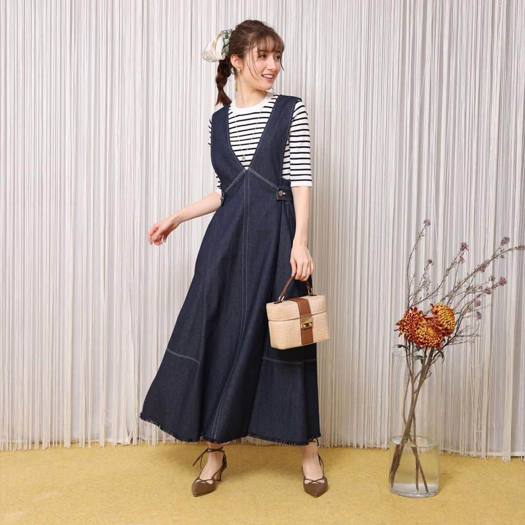 のインスタグラム：「﻿ 1/27(水)公開！﻿ 春のTREND KEYWORD﻿ @apuweiser_official ﻿ ﻿ ﻿ Layered﻿ ベストを重ねたワンピや﻿ 異素材のペプラムで切り替えたニット...﻿ 今季はレイヤードデザインのアイテムがトレンド前線に急浮上！﻿ ﻿ ﻿ ﻿ 商品タグから詳しくcheck✨﻿ ﻿ -----------------------------------------------﻿ ﻿ ▶︎▶︎▶︎information﻿ ﻿ ①ショップでは、全国送料無料で﻿ 代引き配送を受け付けております。﻿ 詳しくはショップまでお問い合わせください♩﻿ ﻿ お電話でのお問い合わせ先は﻿ @arpege_story のハイライトをご確認ください。﻿ ＊名古屋高島屋を除く﻿ ﻿ ﻿ ②📩メルマガ登録でお得な情報をGET‼︎﻿ 不定期でお得なキャンペーン実施します✨﻿ ﻿ ﻿ ③公式オンラインサイトArpege storyで﻿ 店舗在庫状況がご確認いただけるようになりました！﻿ サイトでsold outのアイテムでもお店でGETできるかも💭﻿ ﻿ ﻿ ﻿ -----------------------------------------------﻿ ﻿ #apuweiserriche #アプワイザーリッシェ﻿ #レイヤード #レイヤードコーデ」