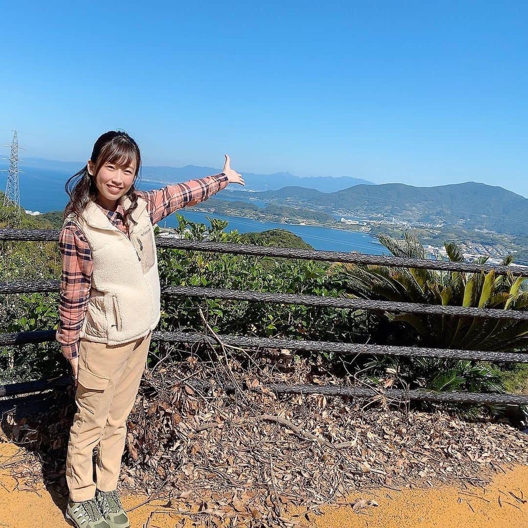桜愛美のインスタグラム：「時津町での撮影のオフショット♫ #登山コーデ ＃山登り」
