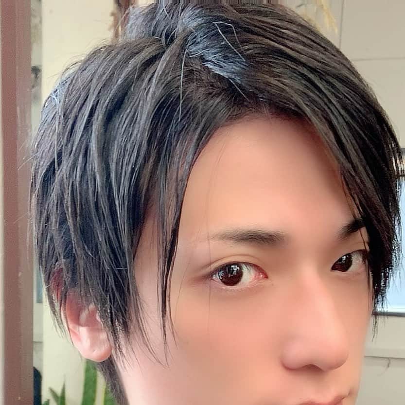 霜月紫のインスタグラム：「髪切ったった」