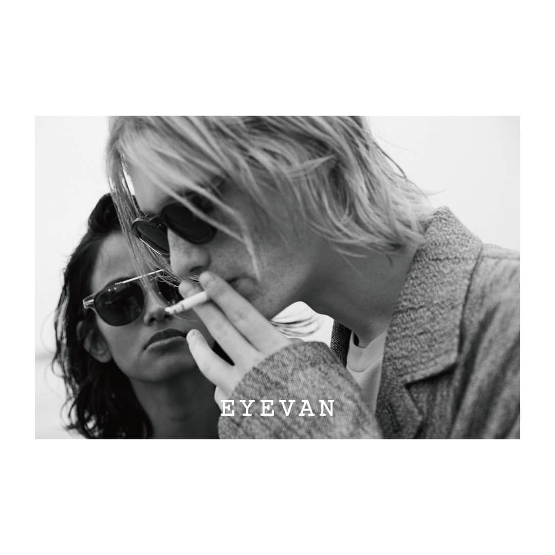 のインスタグラム：「. #EYEVAN . 2021SS Campaign image Model:W/Webb  M/Sadler-SUN  #est1972 #lifethroughtherightfilter  #ascenefrom90smovies #90s  #classicbornanew #japaneseeyewear #handmadeinjapan」