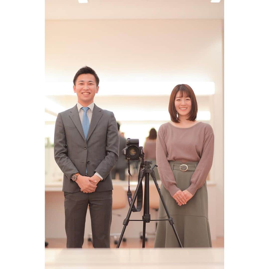 のインスタグラム：「◣◥◣ポトレ企画 5人目◥◣◥  同期の中村を、メイク室にて。  ちなみに、このシチュエーションを 提案したのは佐藤アナ。ナイス。  >>>>>>>>>>>>>>>>>>>>>> そのほかの写真は ▶︎中村アナ @hideka_ytv  ▶︎アナ公式 @ytvana_official  のアカウントでご覧いただけます <<<<<<<<<<<<<<<<<<<<<<  #ytv #読売テレビ #アナウンサー  #photography #photo #5dmarkiv  #portraitphotography #portrait  #東京カメラ部 #ポートレート  #すまたん #だじゃれひでーかどーか  #同期  #中村秀香」