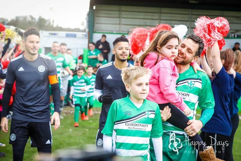F2Freestylersのインスタグラム：「We’re extremely saddened to learn about the passing of Edie Jackson. @ediesfight 💜  We were grateful to have been asked to play a part in an incredible charity football match last year organised by Edies local community where we got to meet the Warrior Princess and her family.  Our thoughts and prayers are with Craig, Lois and Charlie at this tough time. 😔  To learn more visit https://uk.gofundme.com/f/ediesfight  #EdiesFight #warriorprincess」