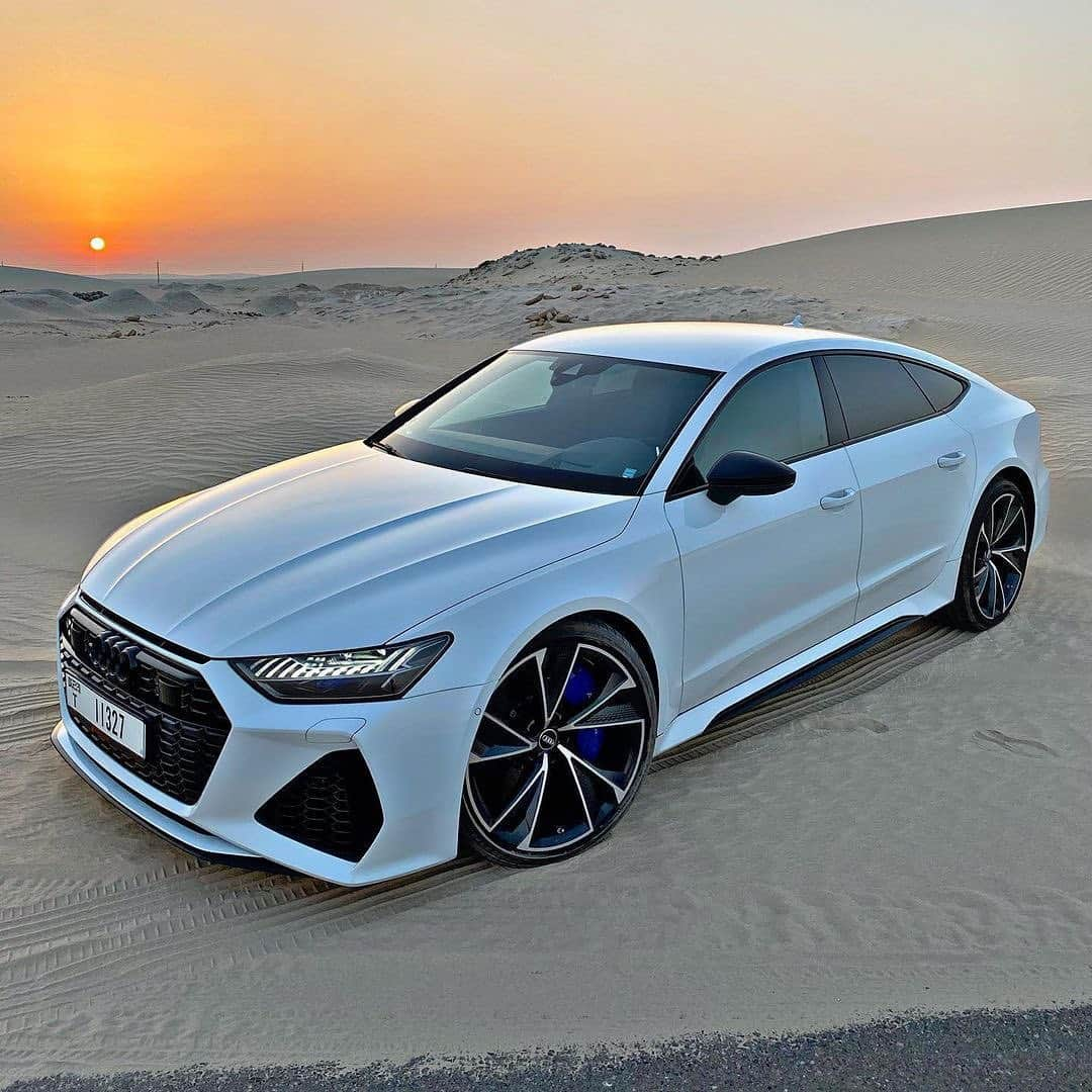 CARLiFESTYLEさんのインスタグラム写真 - (CARLiFESTYLEInstagram)「Desert or City Audi RS7? Photo by @zaidzilla #carlifestyle」1月28日 4時15分 - carlifestyle