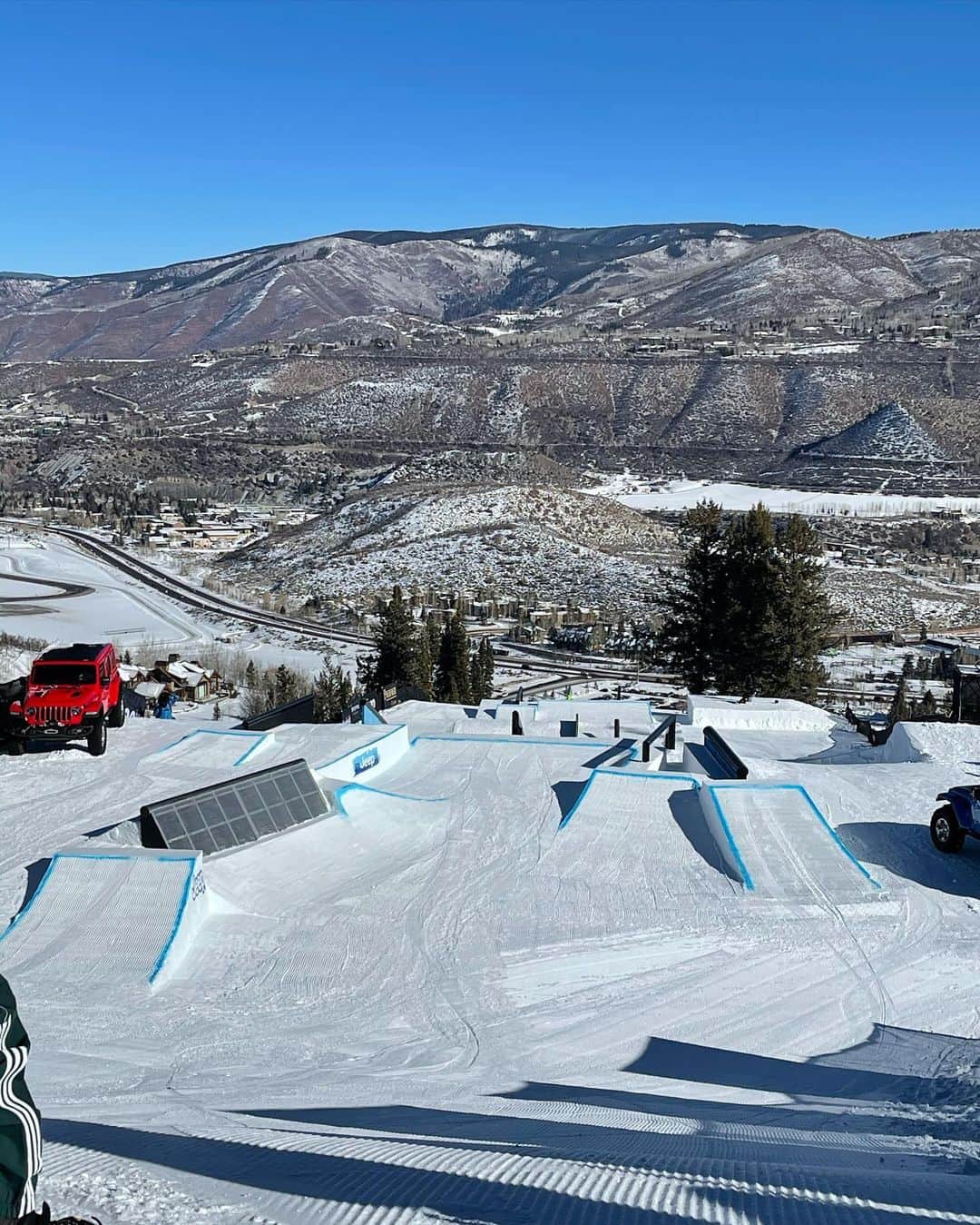マルクス・クリーブランドのインスタグラム：「Which line would u choose? @xgames going down this week!😤 hyped to be back!🦋 #snowboarding」