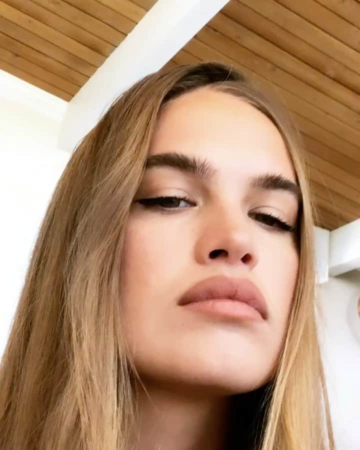 ストーミ・ヘンレイのインスタグラム：「Mood today lol land always」