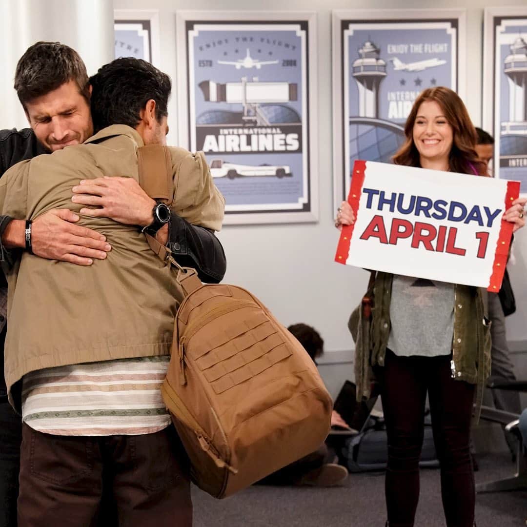 CBSさんのインスタグラム写真 - (CBSInstagram)「Bring it in for United States of Al, a fresh new comedy from Chuck Lorre, premiering Thursday, April 1 on CBS.」1月28日 4時48分 - cbstv
