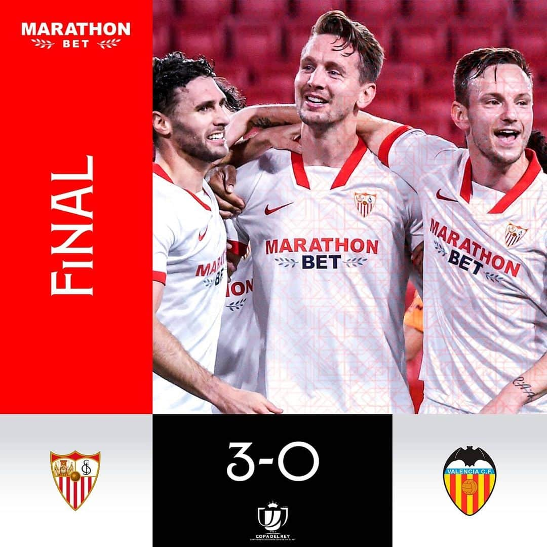 セビージャFCさんのインスタグラム写真 - (セビージャFCInstagram)「🏆 ¡Ａ ＣＵＡＲＴＯＳ! 🏆 Bravo, equipo. 👏🏽  #copadelrey #sevillafc #valenciacf #LaCopaMola #wearesevilla」1月28日 5時00分 - sevillafc