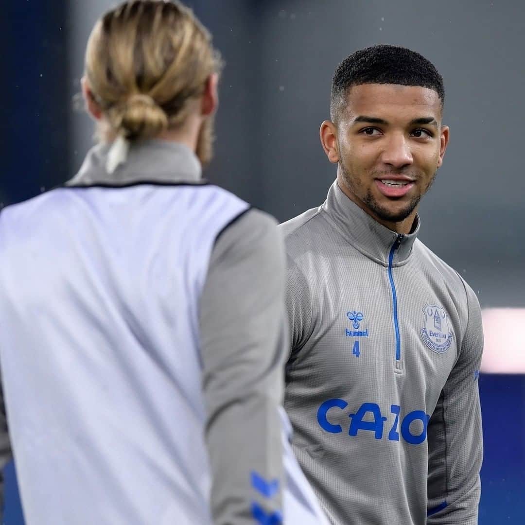 エヴァートンFCさんのインスタグラム写真 - (エヴァートンFCInstagram)「Game faces: 🔛」1月28日 5時33分 - everton