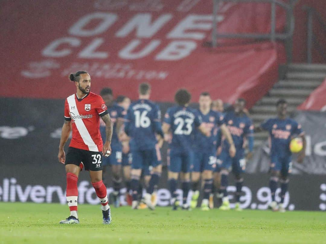 セオ・ウォルコットさんのインスタグラム写真 - (セオ・ウォルコットInstagram)「Not our night last night. We need to recover, regroup and refocus ahead of Saturday. #saintsfc」1月28日 5時31分 - theowalcott