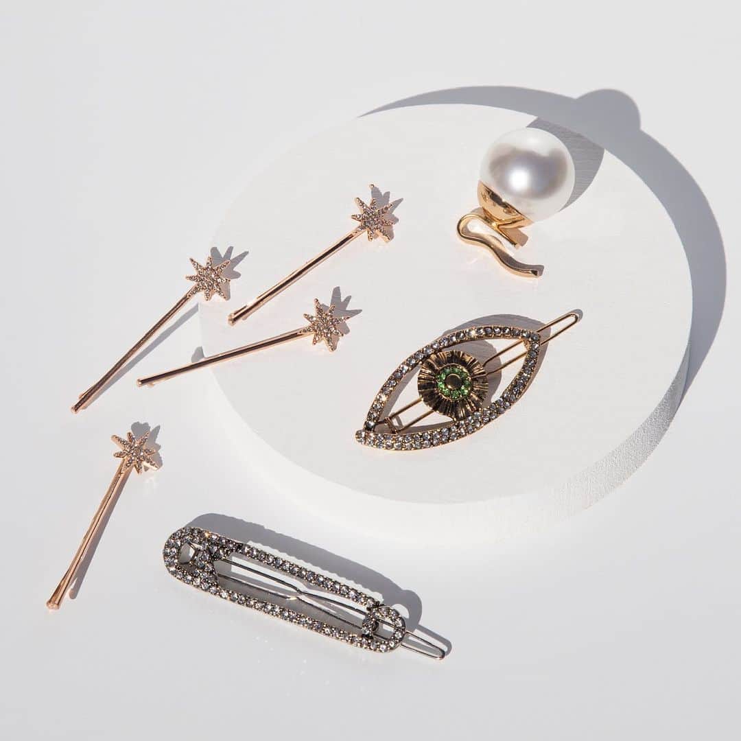 Kristin Essのインスタグラム：「Just wanted to send a quick shout out to my team who had no idea I was going to post these today 😂 But I had to give y’all a sneak peek at my new hair accessory collection that launches this Sunday @target 🤍」
