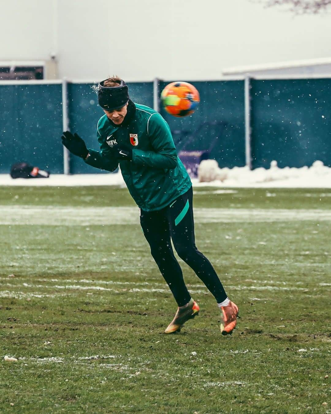 FCアウクスブルクさんのインスタグラム写真 - (FCアウクスブルクInstagram)「Ohne Fleiß kein Preis! 👍 #Work #Training #FCA #FCA1907 #fcaugsburg」1月27日 20時34分 - fcaugsburg1907