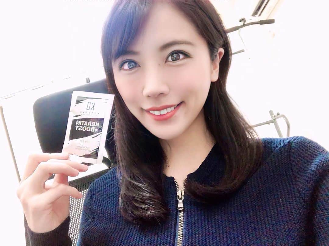 のインスタグラム：「カラコンしてないのにカラコンみたいになってる🥺💦💦笑  コロナで美容院になかなかいけないので🥺💦💦 お家でのトリートメント代わりに💓  kyogoku の KYOGOKU ケラチン ブースト＋ さらさらになります🥺✨✨  #kyogokupro #京極琉 #kgカラー #kgpro #kgカラーシャンプー #ダイヤモンドブリーチ #pr #美容好きな人と繋がりたい#インフルエンサー#読者モデル#follow#followme#followforfollowback #OL#会社員#モデル#撮影#撮影モデル#読者モデル#おうちコーデ」