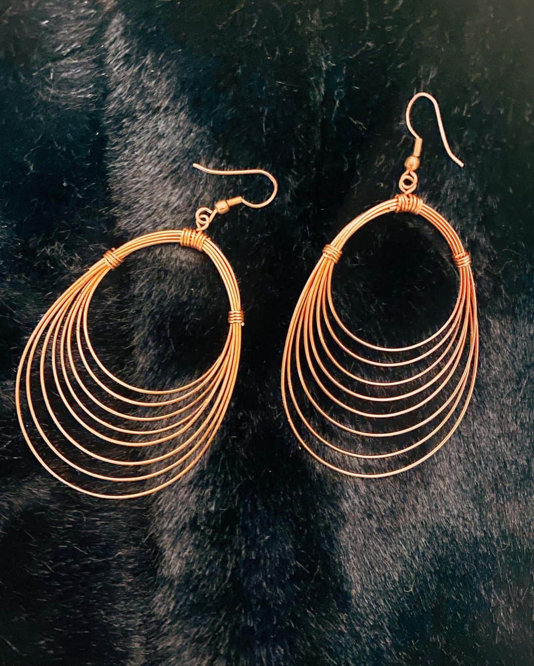 大野南香さんのインスタグラム写真 - (大野南香Instagram)「* Handmade from Italy❤︎ 100% copper  #everydayhappy ︎︎﻿ ︎︎﻿☺︎︎﻿  #handmadeaccessory  #handmade  #handmadeearrings  #italy」1月27日 21時02分 - minaka_official