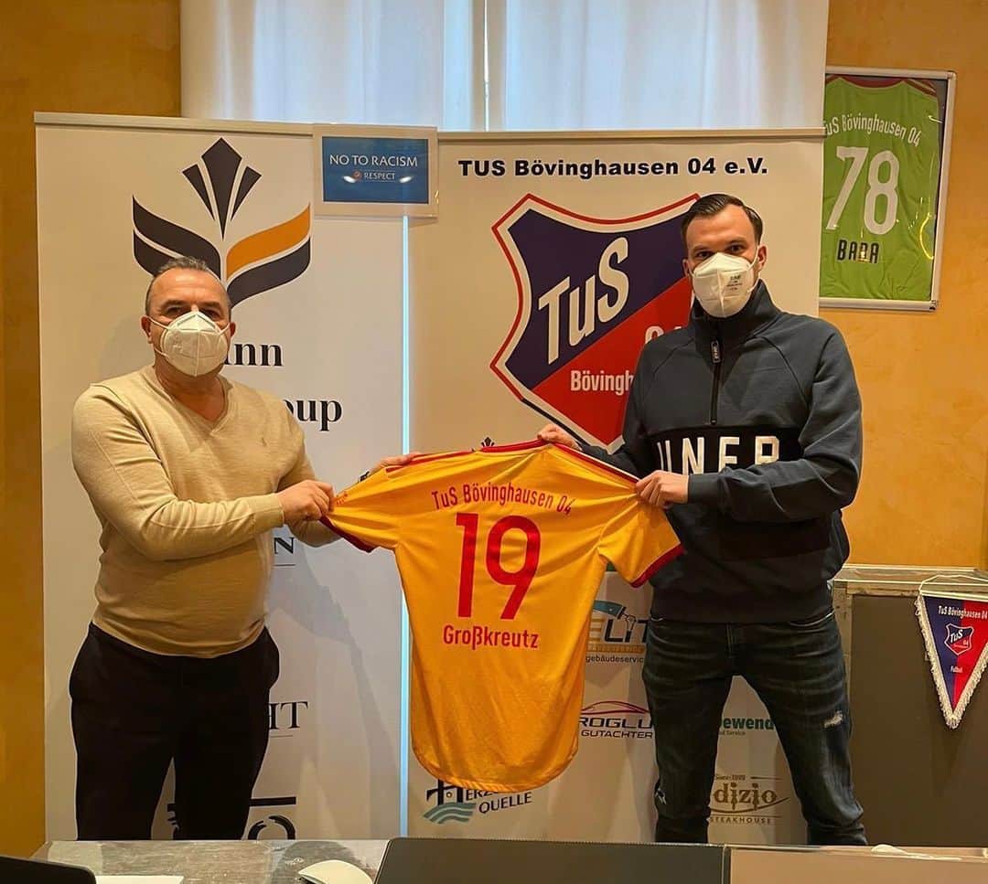 ケヴィン・グロスクロイツのインスタグラム：「Danke für die ganzen schönen und sensationellen Nachrichten 🤝💯 Bin jetzt da wo ich mal hergekommen bin, nämlich beim Amateursport. Ich freue mich einfach darauf, mit Freunden zu kicken, Spaß zu haben und die nächste Geschichte zu schreiben.  Bleibt alle gesund 💯🙏 Euer Fisch」