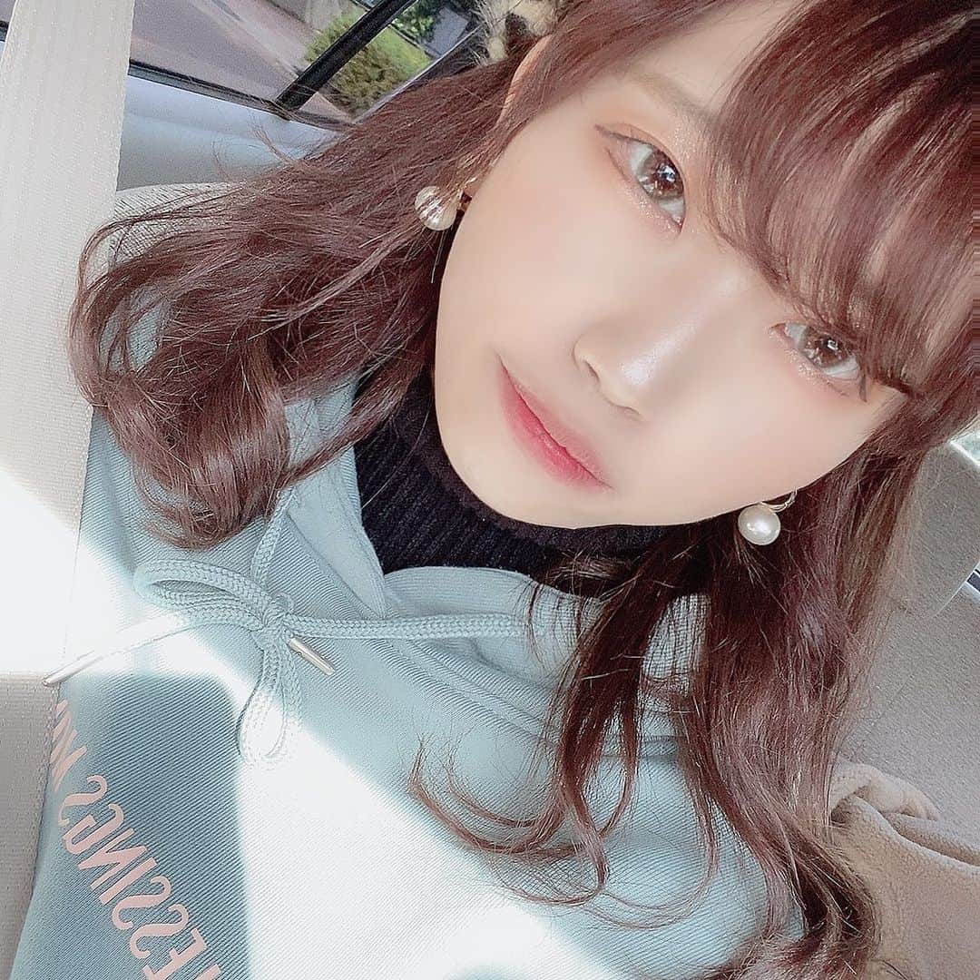 石原美沙紀のインスタグラム：「お日様の光が一番盛れるね☺️ #followme #likesforlike」