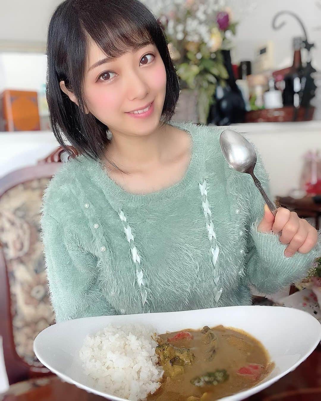 いけながあいみさんのインスタグラム写真 - (いけながあいみInstagram)「京野菜のカレーを頂きました🍛🥦🥬  皆さんはカレーはお好きですか？☺️✨  *  I had curry and rice🍛✨  Do you like it??  Most of Japanese children likes curry and rice☺️♪」1月27日 21時20分 - aimicat424