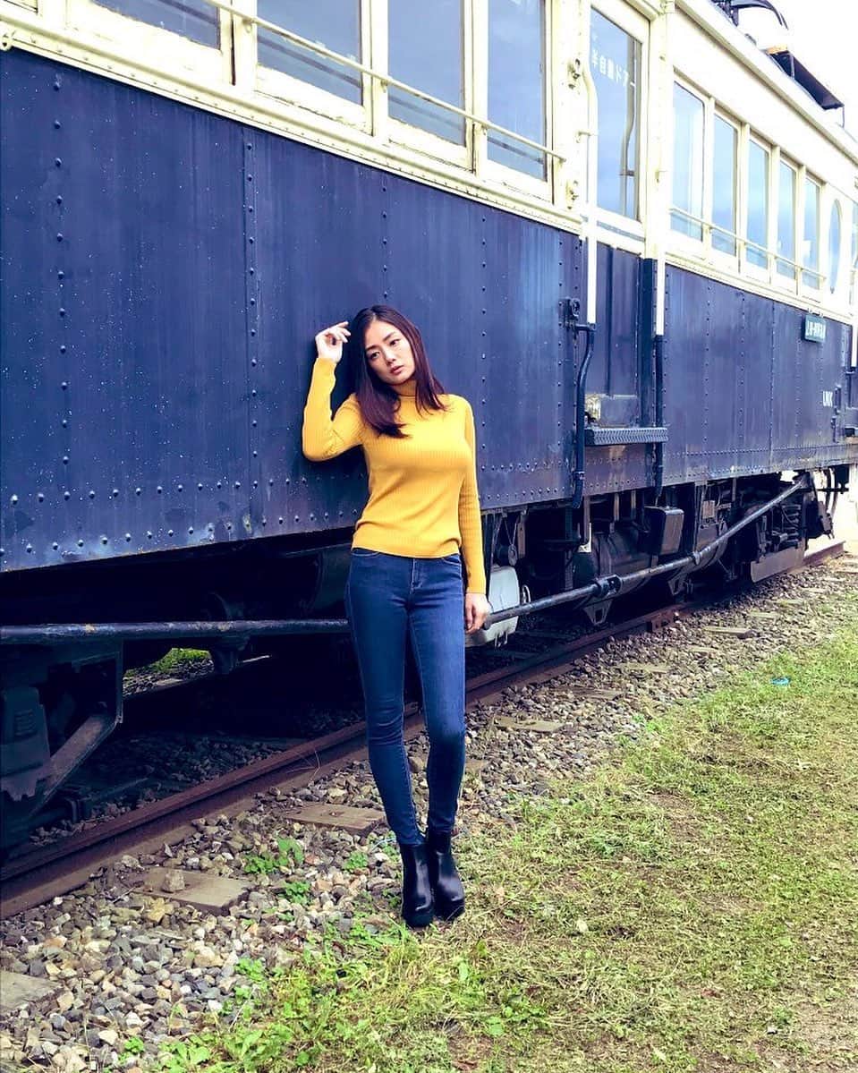 片山萌美のインスタグラム：「#moemikatayama  #自然のなかで微睡んで　 #オフショット」