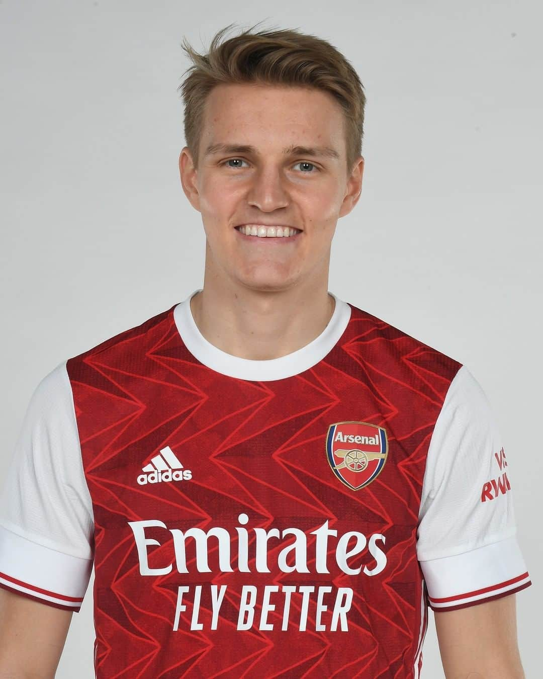 アーセナルFCさんのインスタグラム写真 - (アーセナルFCInstagram)「Welcome to The Arsenal, @odegaard.98 👋」1月27日 21時30分 - arsenal