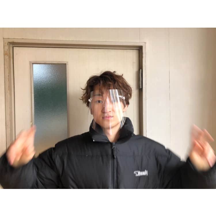 西本銀二郎のインスタグラム：「． とある作品がクランクアップです。  暴れました。出し切りました。 あの人と共演できたのも嬉しかった。  またお知らせします。  #クランクアップ」