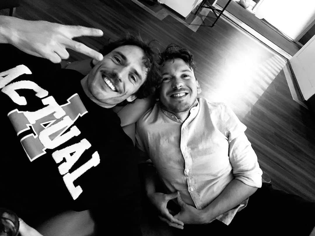 のインスタグラム：「Happy birthday to this absolute legend.  I love you brother bear ❤️  @joeclaflin」